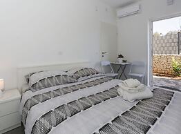 Elegant Oasis Vinisce Villa With Pool