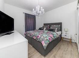 Charming Villa With Outdoor Pool, Bbq, and Sun Deck in Tranquil Kaštel