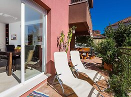 Elegant Hideaway Apartment With Pool