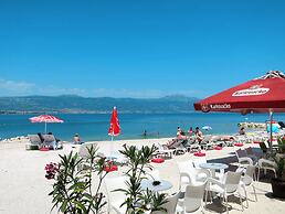 Sea-view Apartments With Pool, Terrace, and Outdoor Lounge in Scenic Č