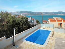 Sea-view Apartments With Pool, Terrace, and Outdoor Lounge in Scenic Č