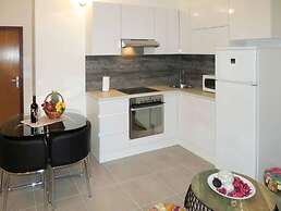 Sea-view Apartments With Pool, Terrace, and Outdoor Lounge in Scenic Č