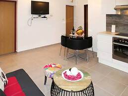 Sea-view Apartments With Pool, Terrace, and Outdoor Lounge in Scenic Č