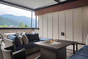 Stylish Urban Retreat  2BR Condo