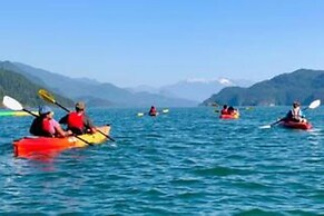 Stylish Urban Retreat  2BR Condo