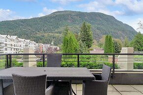 Stylish Urban Retreat  2BR Condo