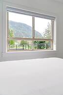 Stylish Urban Retreat  2BR Condo