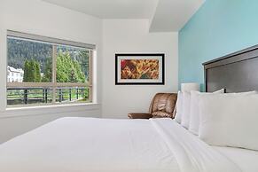 Stylish Urban Retreat  2BR Condo