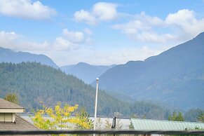 Stylish Urban Retreat  2BR Condo