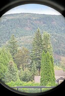 Stylish Urban Retreat  2BR Condo