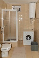 Kastel Gomilica Cozy and Stylish Apartments Near the Sea