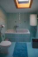 Kastel Gomilica Cozy and Stylish Apartments Near the Sea