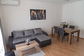 Kastel Gomilica Cozy and Stylish Apartments Near the Sea