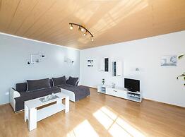 Spacious Holiday Home With Pool and Hot Tub in Kastel Stari