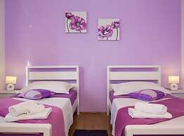 Spacious Holiday Home With Pool and Hot Tub in Kastel Stari