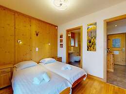 Apartment With Sauna Access