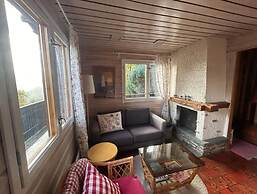 Chalet With Garden and Mountain View
