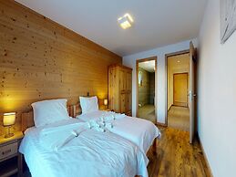 Les Mayens MB 001 - Luxury Apartment 8 Pers