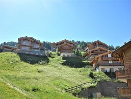 Les Mayens MB 001 - Luxury Apartment 8 Pers