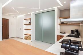 Stylish Modern Suite at Piraeus Port