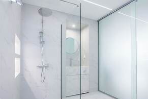 Stylish Modern Suite at Piraeus Port