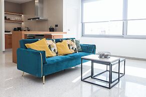 Stylish Modern Suite at Piraeus Port