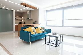 Stylish Modern Suite at Piraeus Port