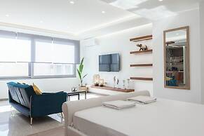 Stylish Modern Suite at Piraeus Port