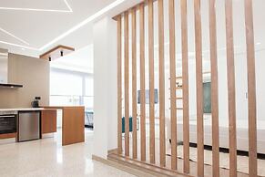 Stylish Modern Suite at Piraeus Port