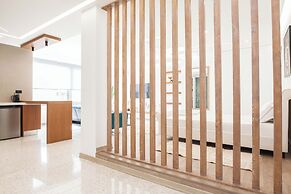 Stylish Modern Suite at Piraeus Port