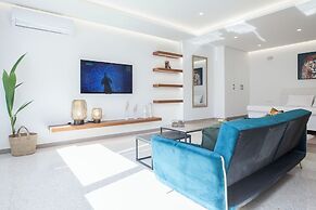 Stylish Modern Suite at Piraeus Port