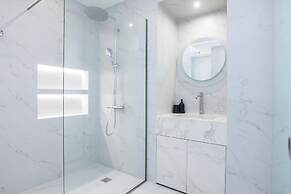 Stylish Modern Suite at Piraeus Port