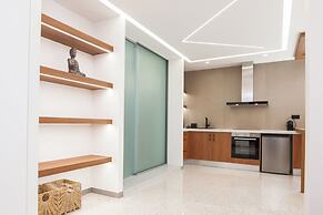 Stylish Modern Suite at Piraeus Port