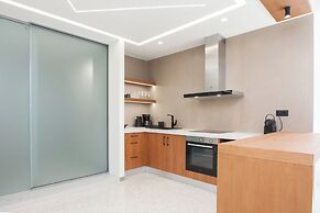 Stylish Modern Suite at Piraeus Port