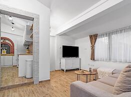 Hidden Gem Holiday Home With Pool in Kastel Stafilic