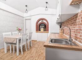 Hidden Gem Holiday Home With Pool in Kastel Stafilic