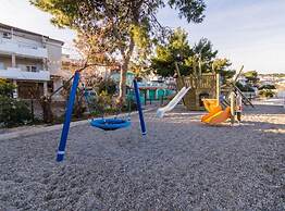 Mastrinka Bright Apartment With Free Parking and Modern Amenities