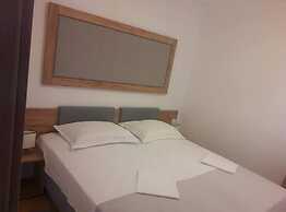 Mastrinka Bright Apartment With Free Parking and Modern Amenities