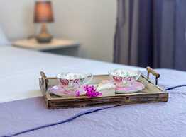 Seaside Getaway Holiday Home With Patio Slatine