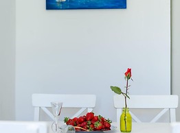 Seaside Getaway Holiday Home With Patio Slatine