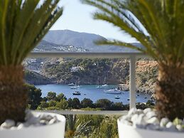 Exquisite Villa With Parking Space