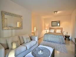 Exquisite Villa With Parking Space