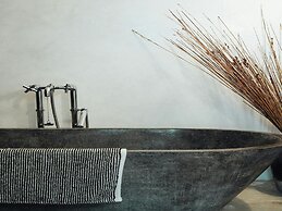 Luxurious Villa With Bright Terrace