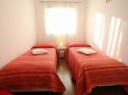 Okrug Gornji Luxurious Escape Villa With Pool