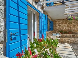 Elegant Stone House With Jacuzzi, Terrace, and Private Yard in Solta