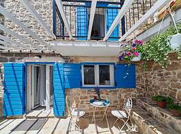 Elegant Stone House With Jacuzzi, Terrace, and Private Yard in Solta