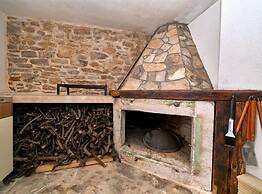 Elegant Stone House With Jacuzzi, Terrace, and Private Yard in Solta