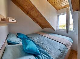 Elegant Stone House With Jacuzzi, Terrace, and Private Yard in Solta