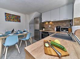 Elegant Stone House With Jacuzzi, Terrace, and Private Yard in Solta