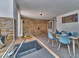 Elegant Stone House With Jacuzzi, Terrace, and Private Yard in Solta